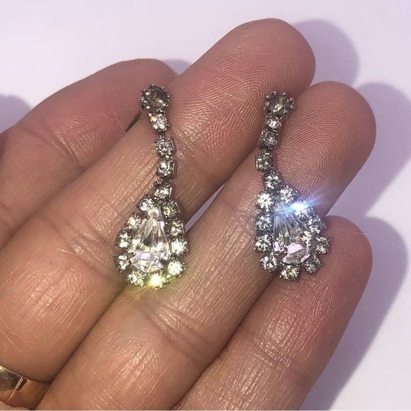 vtg Rhinestone Costume Stud Dangle Earrings 1.2” - Picture 3 of 4